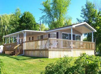 Great Blue Resorts - Cherry Beach Resort Cherry Valley Exterior photo